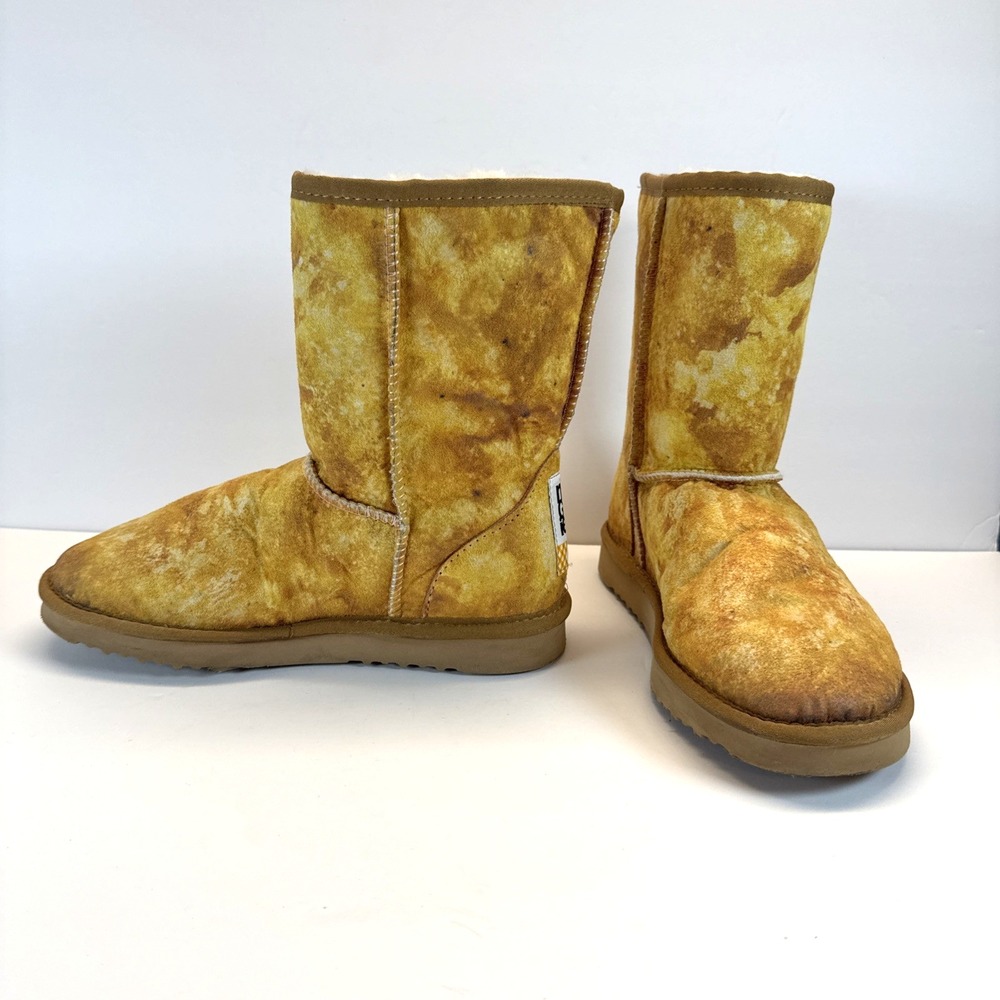 McDonald's Collectible Nuggies Ugg Boots W8/M7 Size Small 2022 Edition Australia